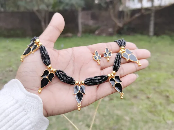 Assamese_Traditional_Gold_Plated_Black_Colour_Golpata_Necklace_Set_For_Women_&_Girl